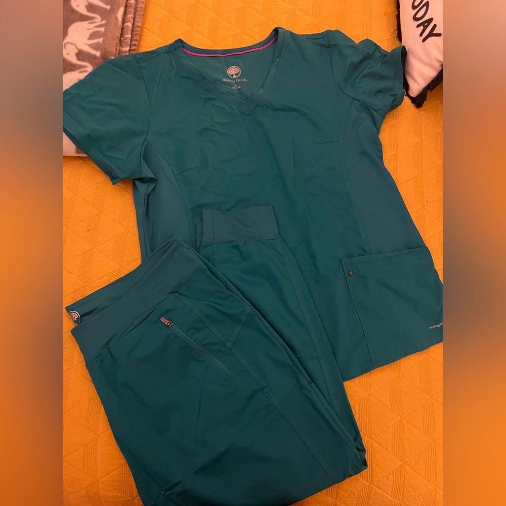 BNWOT Healing Hands Yoga Purple Label TEAL Scrub Set
